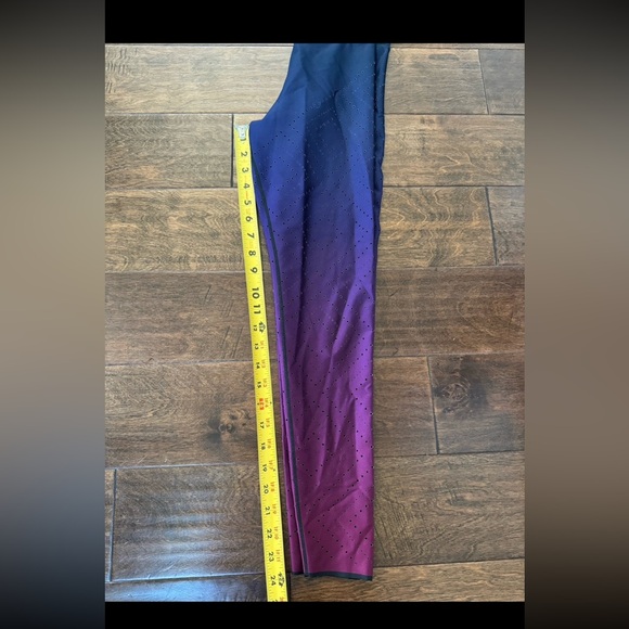 Ultracor Leggings size small - Picture 3 of 6